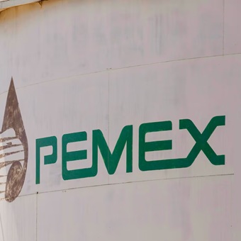 Fitch ratifica calificación de Pemex en ‘B+’ con perspectiva estable