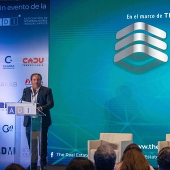 Oportunidades de Inversión: El sector inmobiliario y el turismo