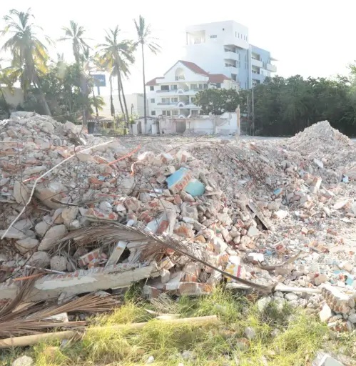 Demuelen el histórico Club de Leones en Mazatlán para dar paso a un megaproyecto inmobiliario