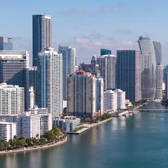 Invertir en Miami: mitos, verdades y oportunidades para los latinos en el mercado inmobiliario de EEUU