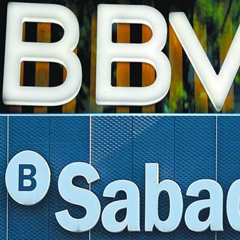 BBVA baja la condición de aceptación mínima de la OPA sobre Sabadell