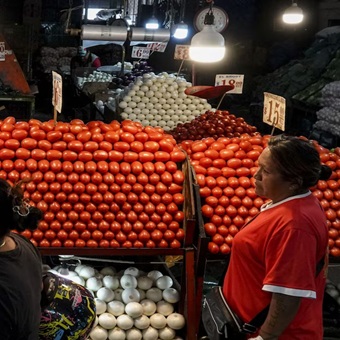 Inflación en México se desacelera a 3.55%, más de lo previsto