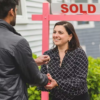 Cuánto dinero se necesita ganar para poder comprar una casa en Arizona