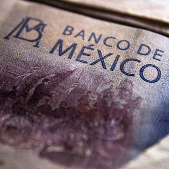 México reduce deuda externa con operación por 6,800 mdd