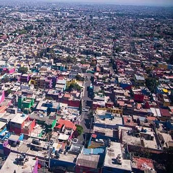 Así se construyen millones de hogares: el caso de Monterrey y el fenómeno global de la autoproducción