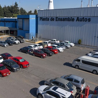 Aranceles a autopartes chinas pueden paralizar la producción de autos en México, alerta la industria