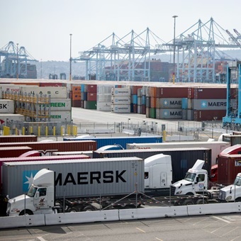 Déficit comercial de EU se desploma en agosto... pero México tiene ‘saldo’ a favor de 16 mil mdd