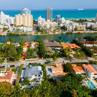 Mercado inmobiliario de lujo en Miami: tendencias y oportunidades