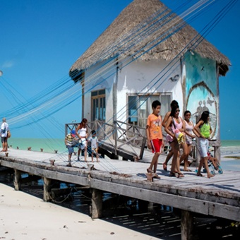 Peninsula Maya Developments rechaza que incendio en Holbox beneficie a desarrollos inmobiliarios