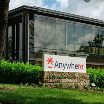 Compass adquiere Anywhere Real Estate por 1,460 mdd: una operación que redefine el corretaje inmobiliario en EE.UU.