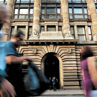 Banxico recorta 25 puntos base la tasa de interés a 7.50%