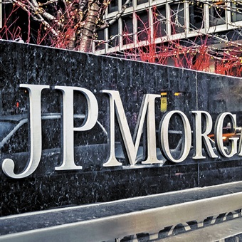 JPMorgan Chase está "mirando" bancos en Europa y Latinoamérica: Jamie Dimon