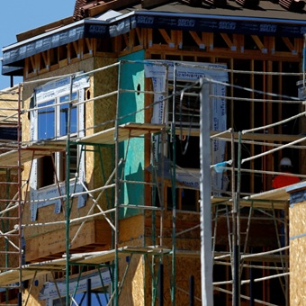 Constructores de viviendas de EU, esperanzados