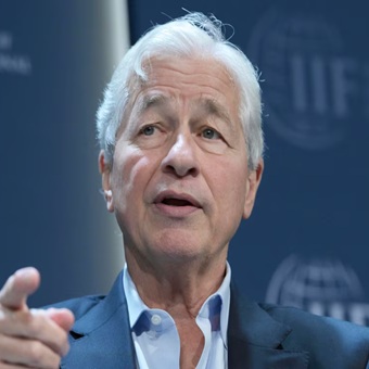 Jamie Dimon revela los planes de JP Morgan para fortalecer la economía y poder militar de EU