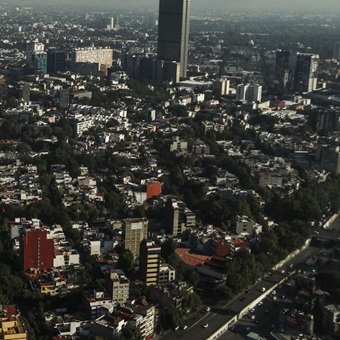 Fitch ratifica nota de México en ‘BBB-’; destaca esfuerzo de Sheinbaum para aumentar inversiones