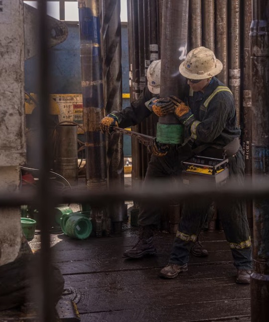 Petróleo supera los 100 dólares ante tensiones entre EU e Irán