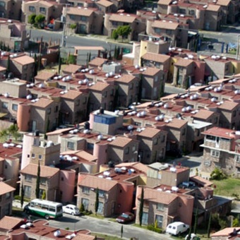 México ordena su política de vivienda, pero no alcanza a la realidad social