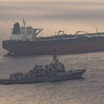 A racionar el petróleo o a subir el precio de la gasolina: Cierre del estrecho de Ormuz crea caos mundial