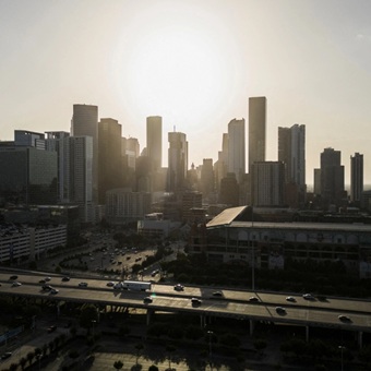 Plan de Trump reaviva debate sobre inversionistas y precios de la vivienda en EU