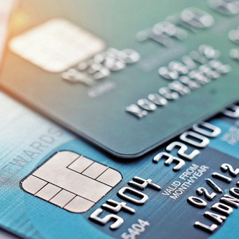 El financiamiento con tarjetas bancarias continúa en desaceleración