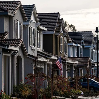 El precio de la vivienda en Estados Unidos aumentó 0,6% en noviembre de 2025