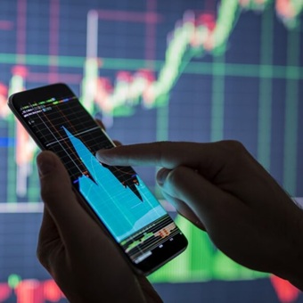 Russell 2000 en 2026: impacto en inversión y capital inmobiliario