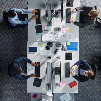 La oficina cambia de escala: corporativos se achican y firmas pequeñas se expanden