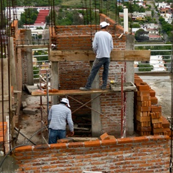 Autoconstrucción de vivienda en México se financia con ahorro, no con crédito