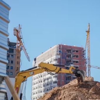 El sector de la construcción advierte de posibles retrasos y alzas en la vivienda por la guerra en Irán