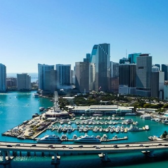 Latinos sostienen el mercado inmobiliario del sur de Florida pese a altas tasas