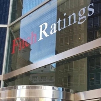 Fitch: conflicto con Irán afectará a múltiples sectores empresariales