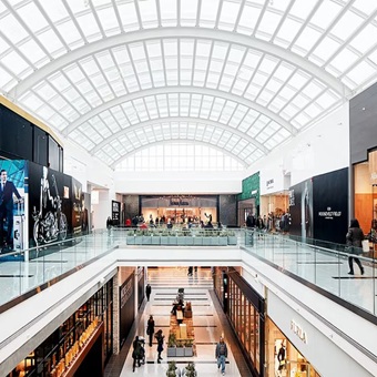 Los centros comerciales de lujo modifican el sector inmobiliario en Estados Unidos