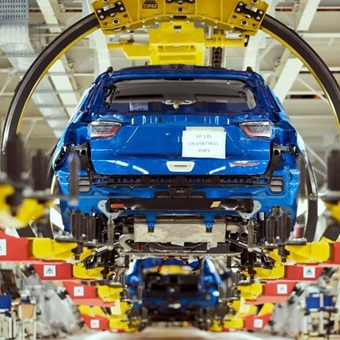 Automotriz, inmobiliario y portuario lideran anuncios de inversión 2026