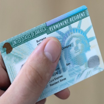 ¿Cómo se obtiene la green card de EU invirtiendo en un portafolio inmobiliario?