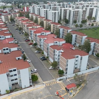 Bienestar buscará más recursos para vivienda en Puebla capital