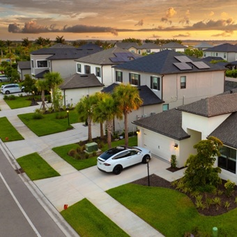 Mercado inmobiliario de EU revela dos realidades para la vivienda nueva