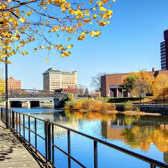 Una ciudad de Michigan encabeza el listado de mercados de vivienda más asequibles en Estados Unidos